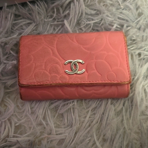 Chanel Camilla Pink With Silver Hardware 6 Ring Key Holder (EUC)(RARE)(16628028) - Picture 2 of 11